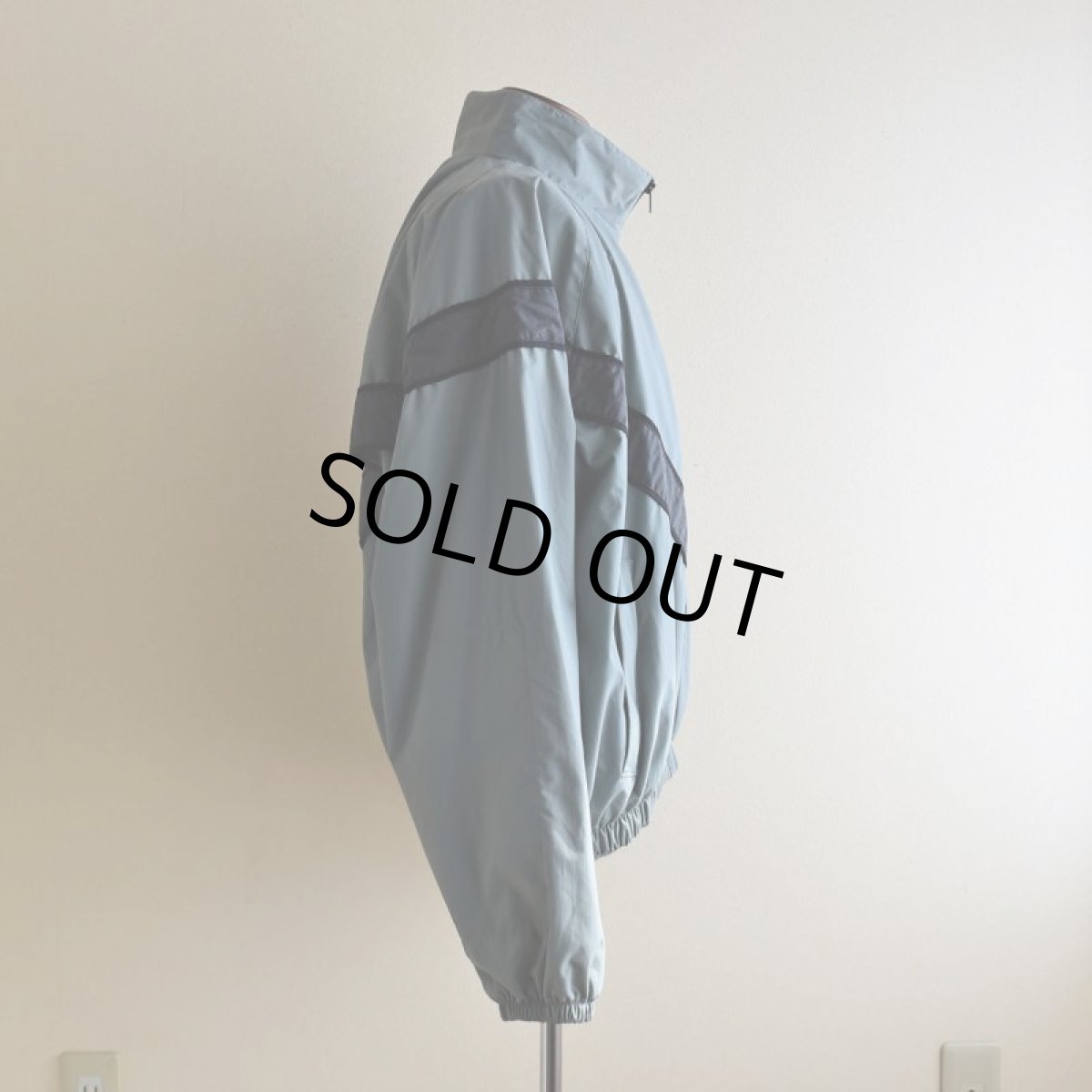 画像2: 1990s US.ARMY IPFU ナイロントレーニングジャケット　 表記MEDIUM-SHORT  (2)