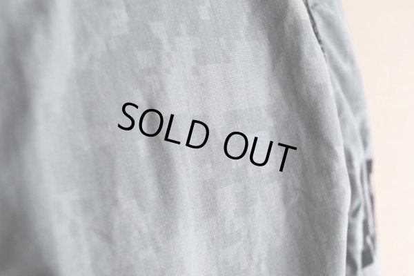 画像15: 2000s US.ARMY PFU ナイロントレーニングジャケット  "全面ACU迷彩リフレクト"  表記MEDIUM-REGULAR