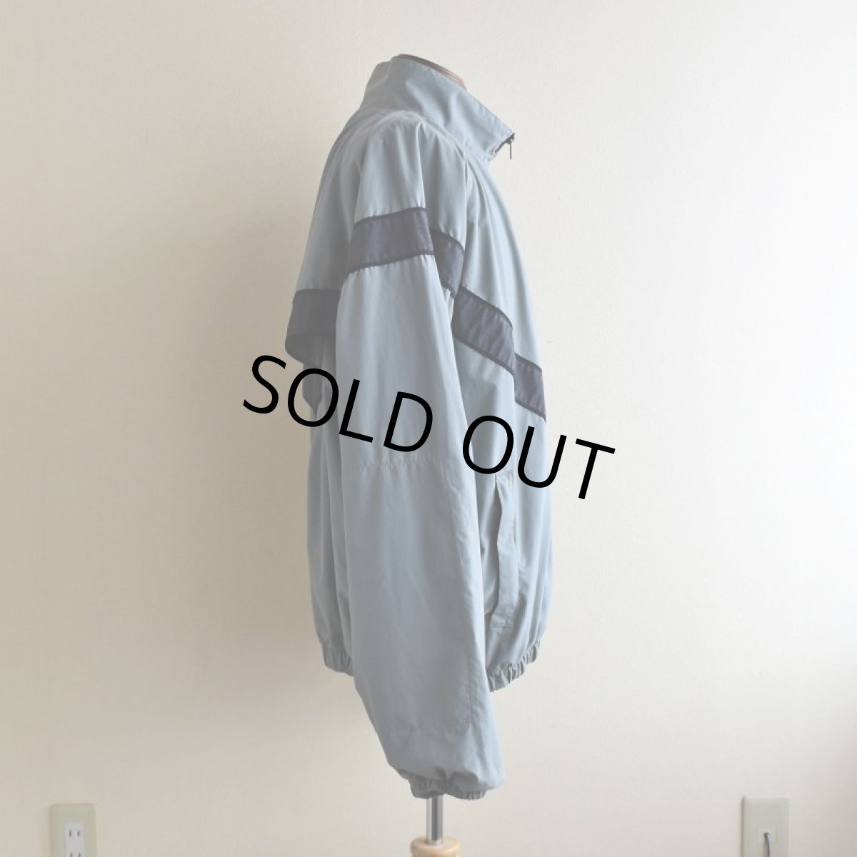 画像2: 2000s US.ARMY IPFU ナイロントレーニングジャケット　 表記LARGE-REGULAR  (2)