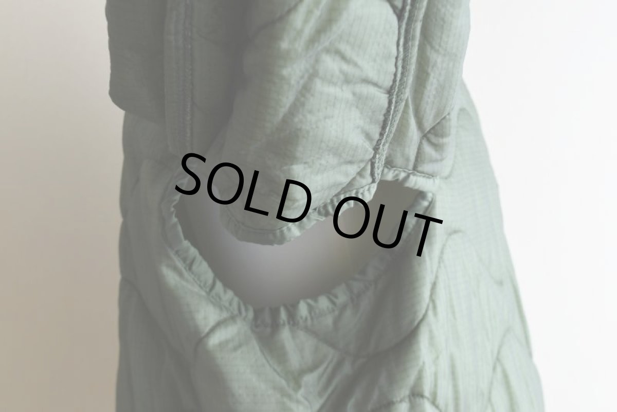 画像9: 2000s US.ARMY M-65 キルティングライナージャケット　 表記LARGE  (9)