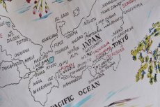 画像4: JAPAN スーベニアシルクスカーフ　 実寸67cm×71cm  (4)