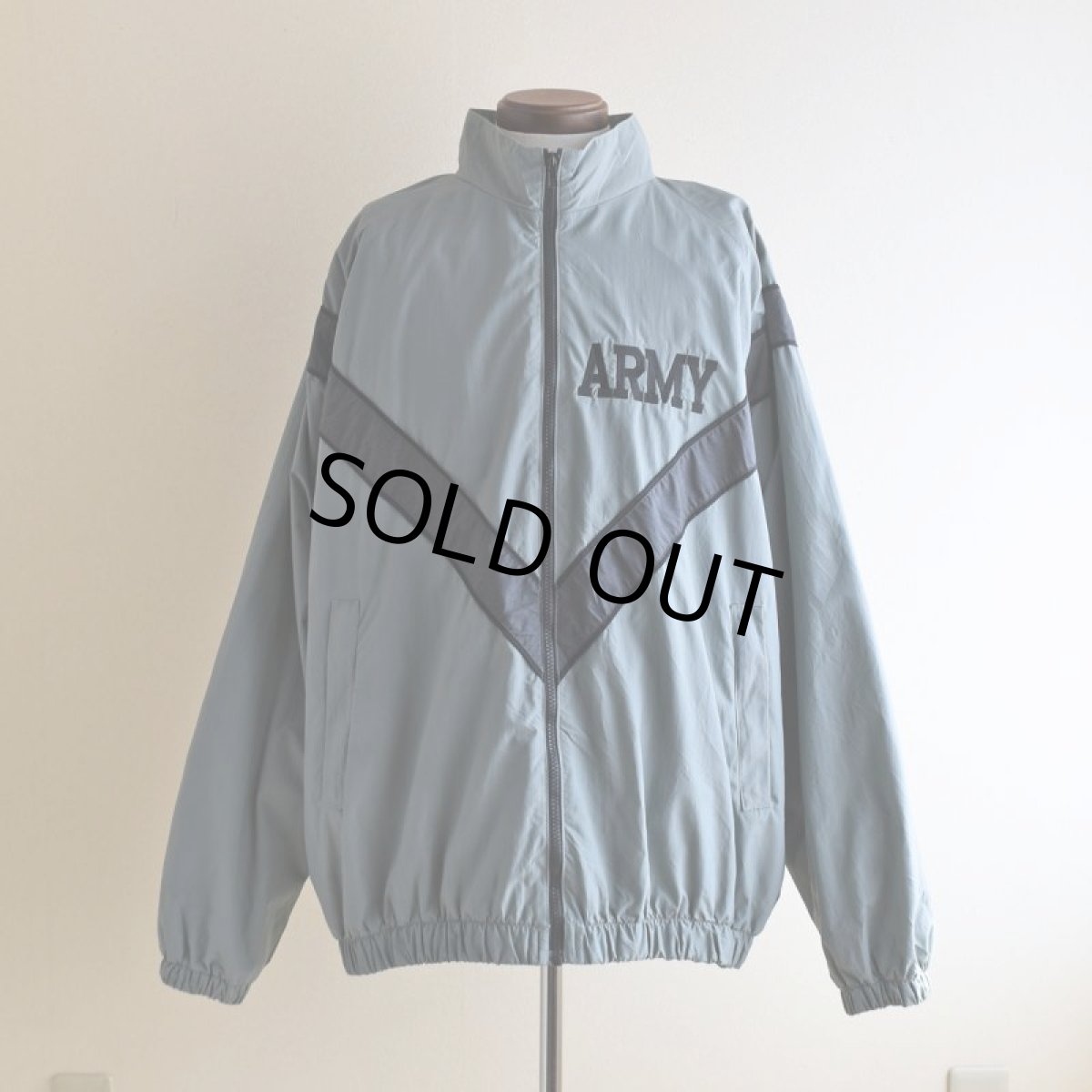 画像1: 1990s US.ARMY IPFU ナイロントレーニングジャケット　 表記LARGE-LONG  (1)