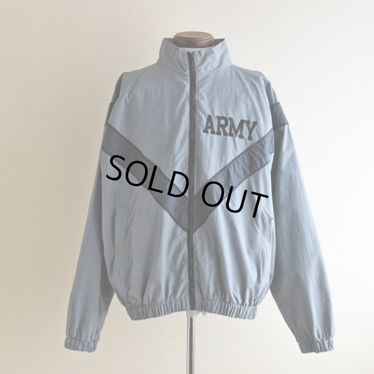 画像1: 1990s US.ARMY IPFU ナイロントレーニングジャケット　 表記MEDIUM-REGULAR  (1)