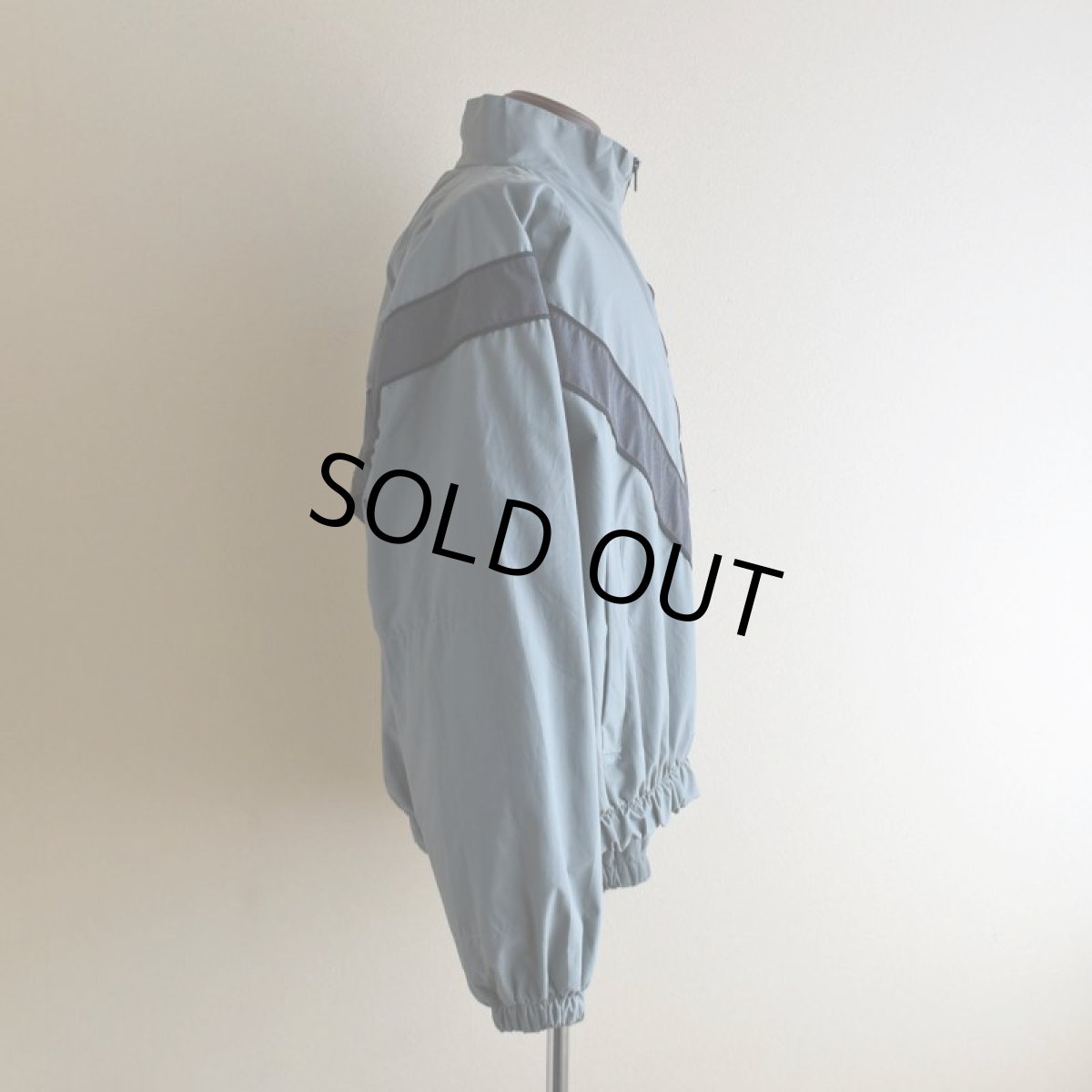 画像2: 1990s US.ARMY IPFU ナイロントレーニングジャケット　 表記SMALL-REGULAR  (2)