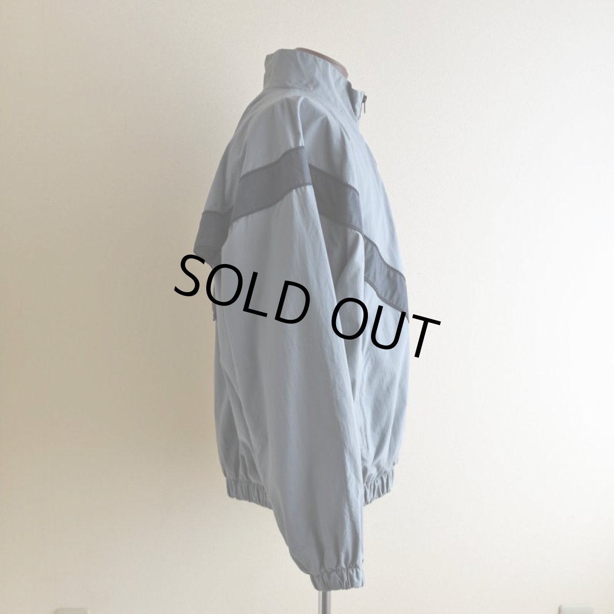 画像2: 1990s US.ARMY IPFU ナイロントレーニングジャケット　 表記MEDIUM-REGULAR  (2)