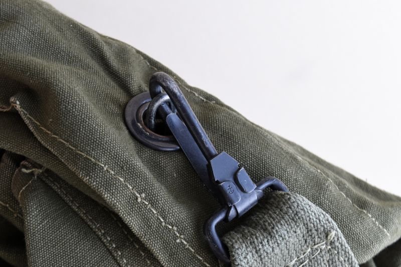 60年代　ミリタリーバック USA製WALDESジッパー 1960s US.MILITARY ダッフルバッグ - 古着屋HamburgCafe