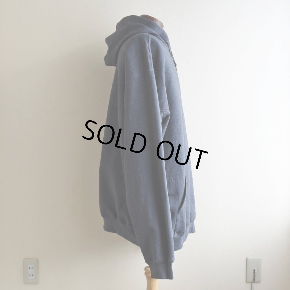 画像2: Carhartt スウェットパーカー　 表記2XL  (2)