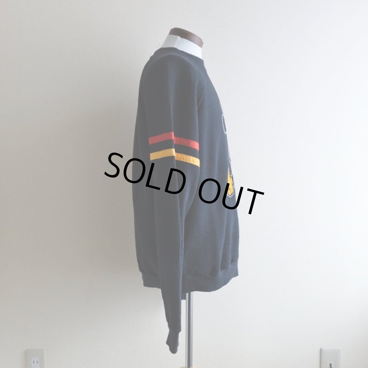 画像2: 1980s Mickey Mouse フロッキースウェット　 "MADE IN USA"　 表記XL  (2)