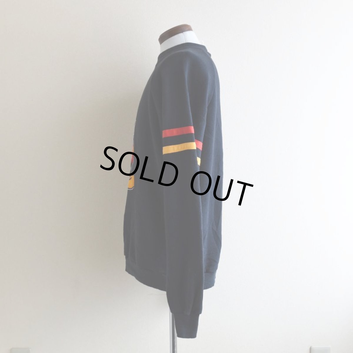 画像4: 1980s Mickey Mouse フロッキースウェット　 "MADE IN USA"　 表記XL  (4)