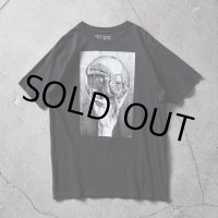 M.C.ESCHER アートTシャツ　 「写像球体を持つ手」　 表記XL 
