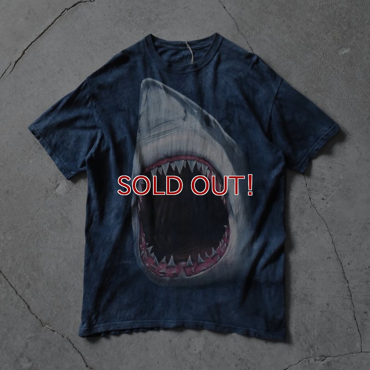 画像1: THE MOUNTAIN サメTシャツ　 "MADE IN USA"　 表記L  (1)