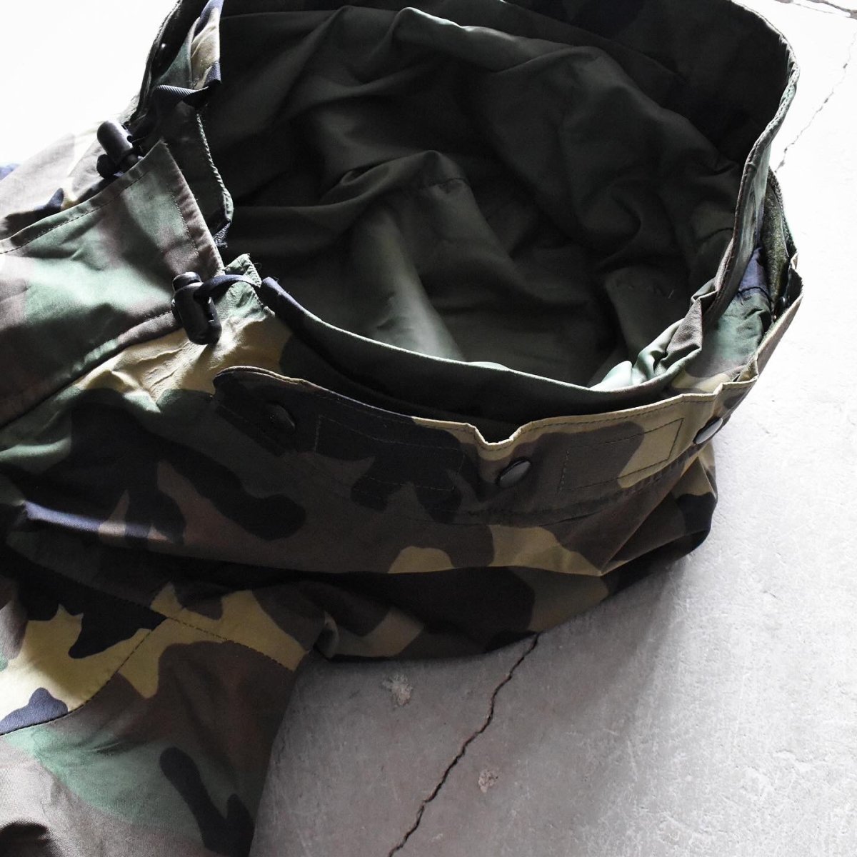 画像2: "DEAD STOCK"　 2000s US.ARMY ECWCS GEN1 ゴアテックスパーカー　 表記MEDIUM-LONG  (2)