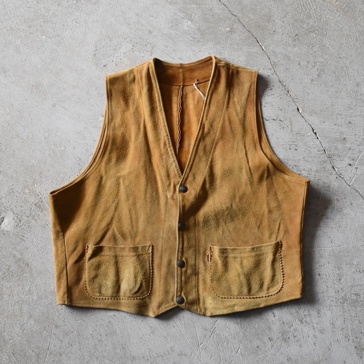 画像1: 1950s LEVI'S ショートホーンスウェードベスト　 実寸M  (1)
