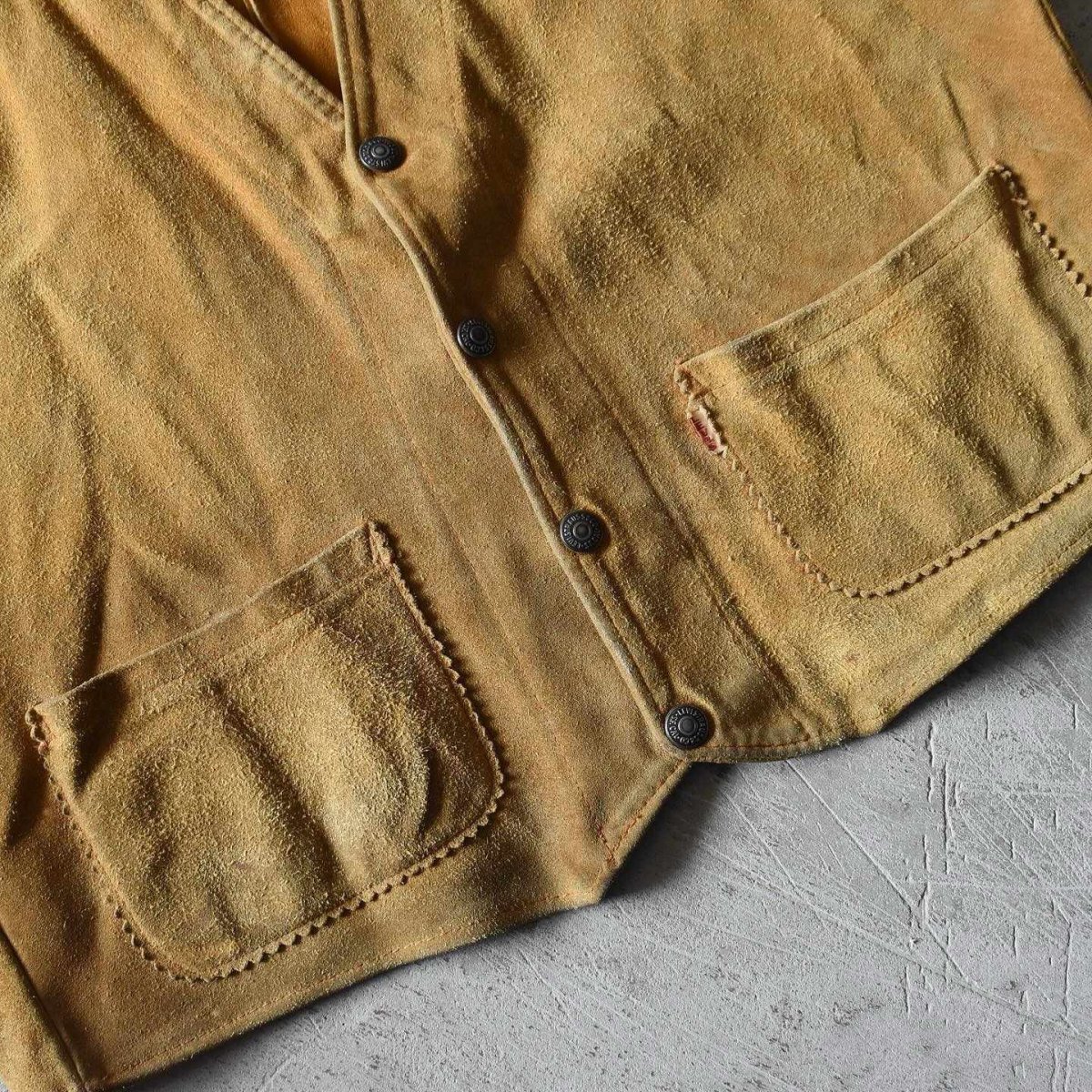 画像8: 1950s LEVI'S ショートホーンスウェードベスト　 実寸M  (8)