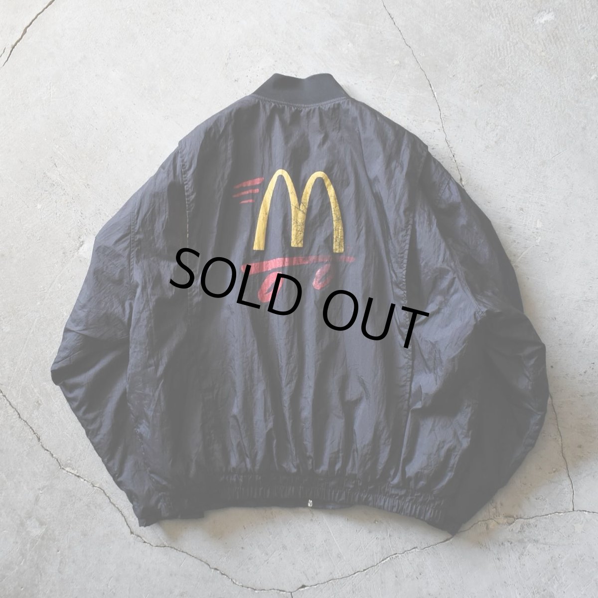 画像2: 1990s McDonald's 中綿ナイロンジャケット　 表記XL  (2)