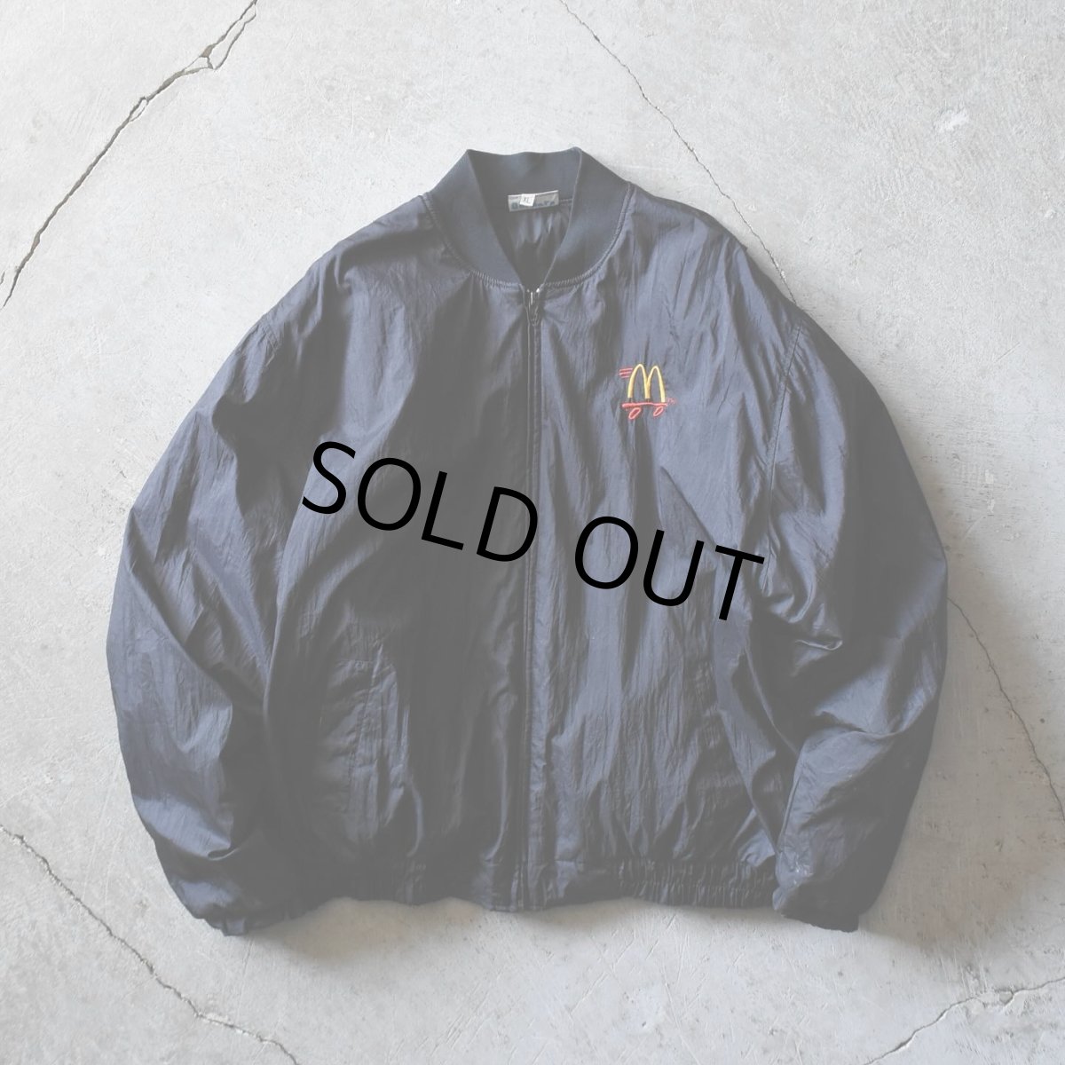 画像1: 1990s McDonald's 中綿ナイロンジャケット　 表記XL  (1)