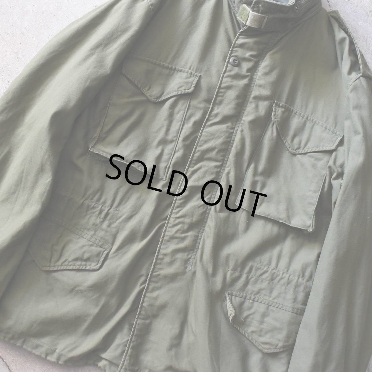 画像2: 1960s ALPHA INDUSTRIES,INC. M-65 フィールドジャケット　 "2ND MODEL /GRAY LINER"　 表記LARGE-REGULAR  (2)