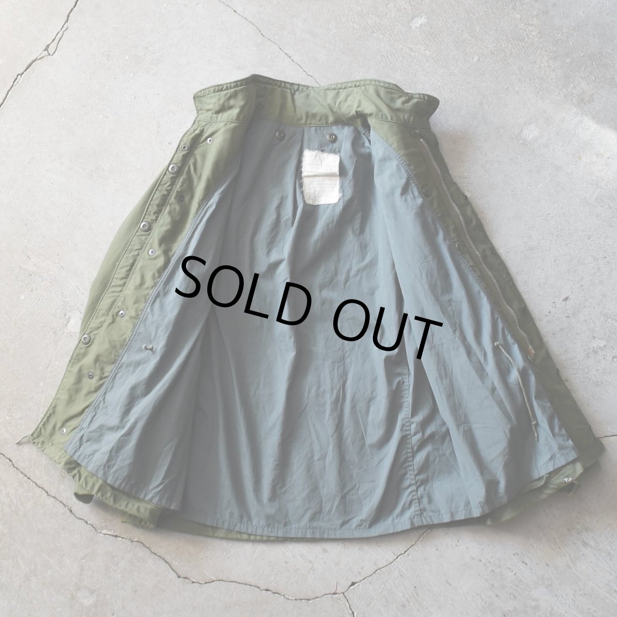 画像4: 1960s ALPHA INDUSTRIES,INC. M-65 フィールドジャケット　 "2ND MODEL /GRAY LINER"　 表記LARGE-REGULAR  (4)