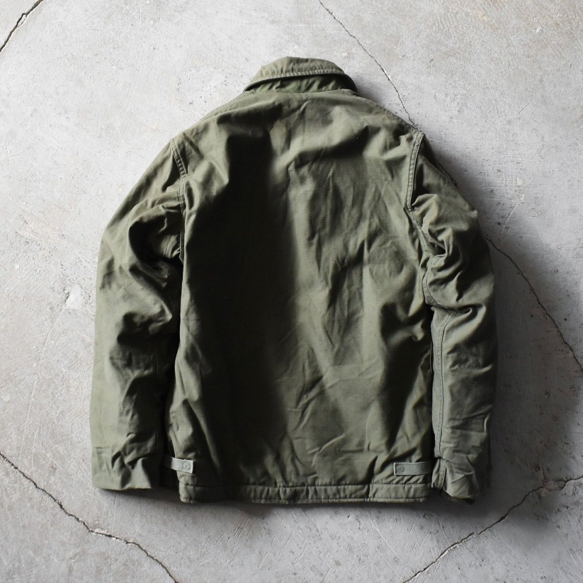 画像2: "DEAD STOCK" 　1980s US.NAVY A-2デッキジャケット　 表記SMALL  (2)