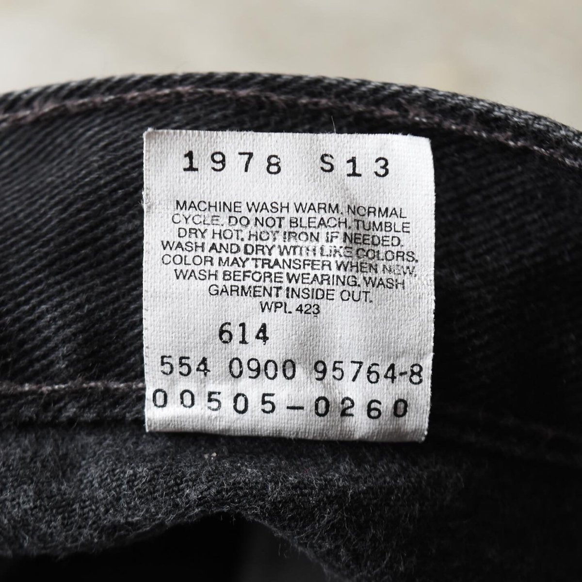 画像4: 2000s Levi's 505-0260 ブラックデニム　 "MADE IN USA"　 表記W34 L34  (4)