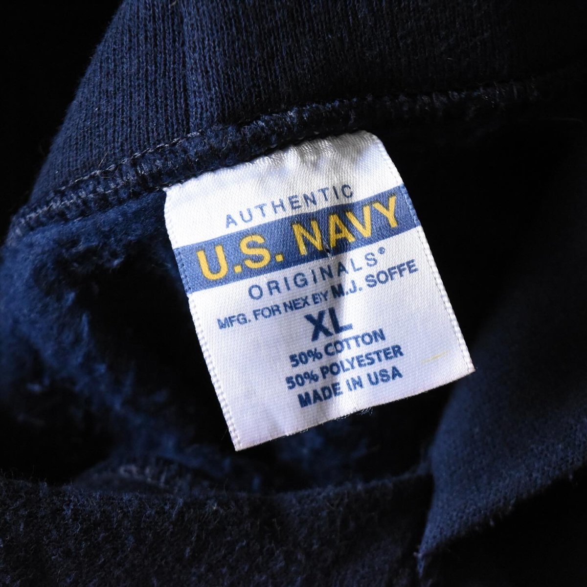 画像3: US.NAVY スウェットパーカー　 "MADE IN USA"　 表記XL  (3)