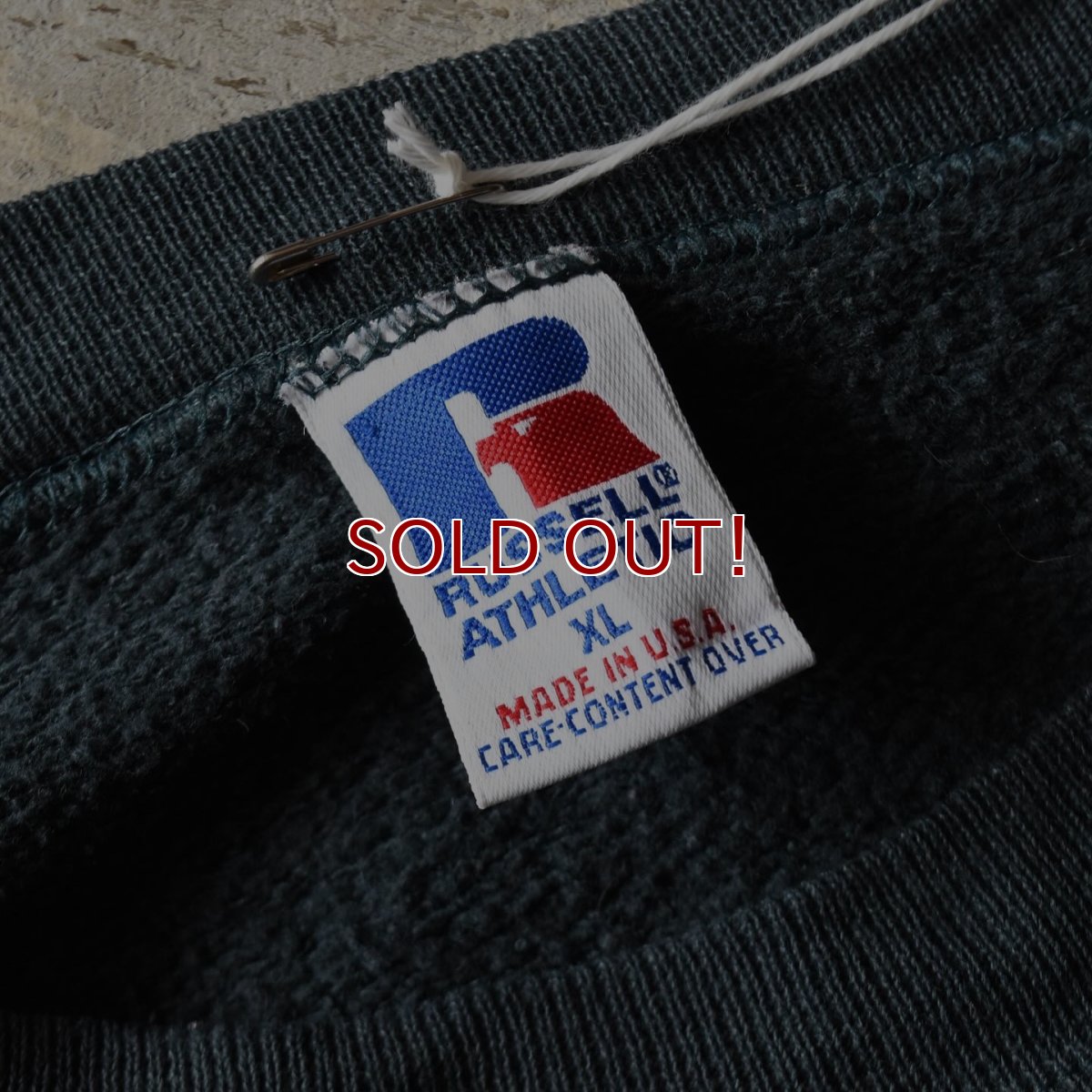 画像2: 1990s RUSSELL 前Vスウェット　 "MADE IN USA"　 表記XL  (2)
