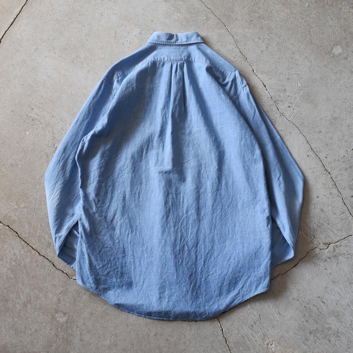 画像2: 1990s Ralph Lauren シャンブレーシャツ　 "MADE IN USA"　 表記L  (2)