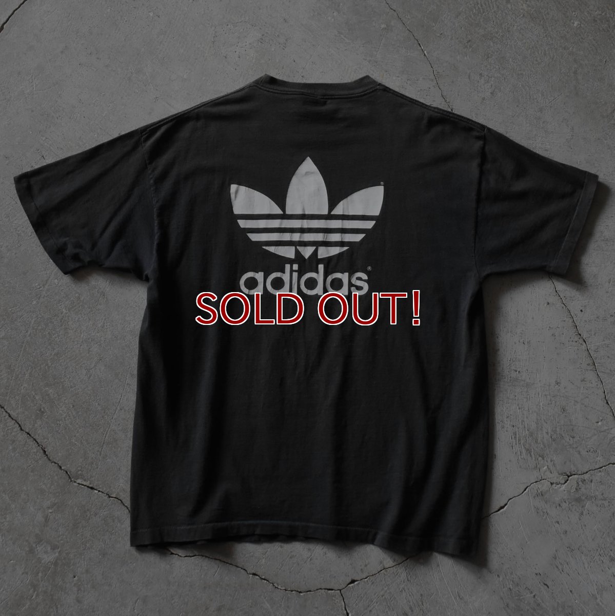 画像2: 1990s adidas トレフォイルTシャツ　 "FADE BLACK /MADE IN USA"　 表記XL  (2)