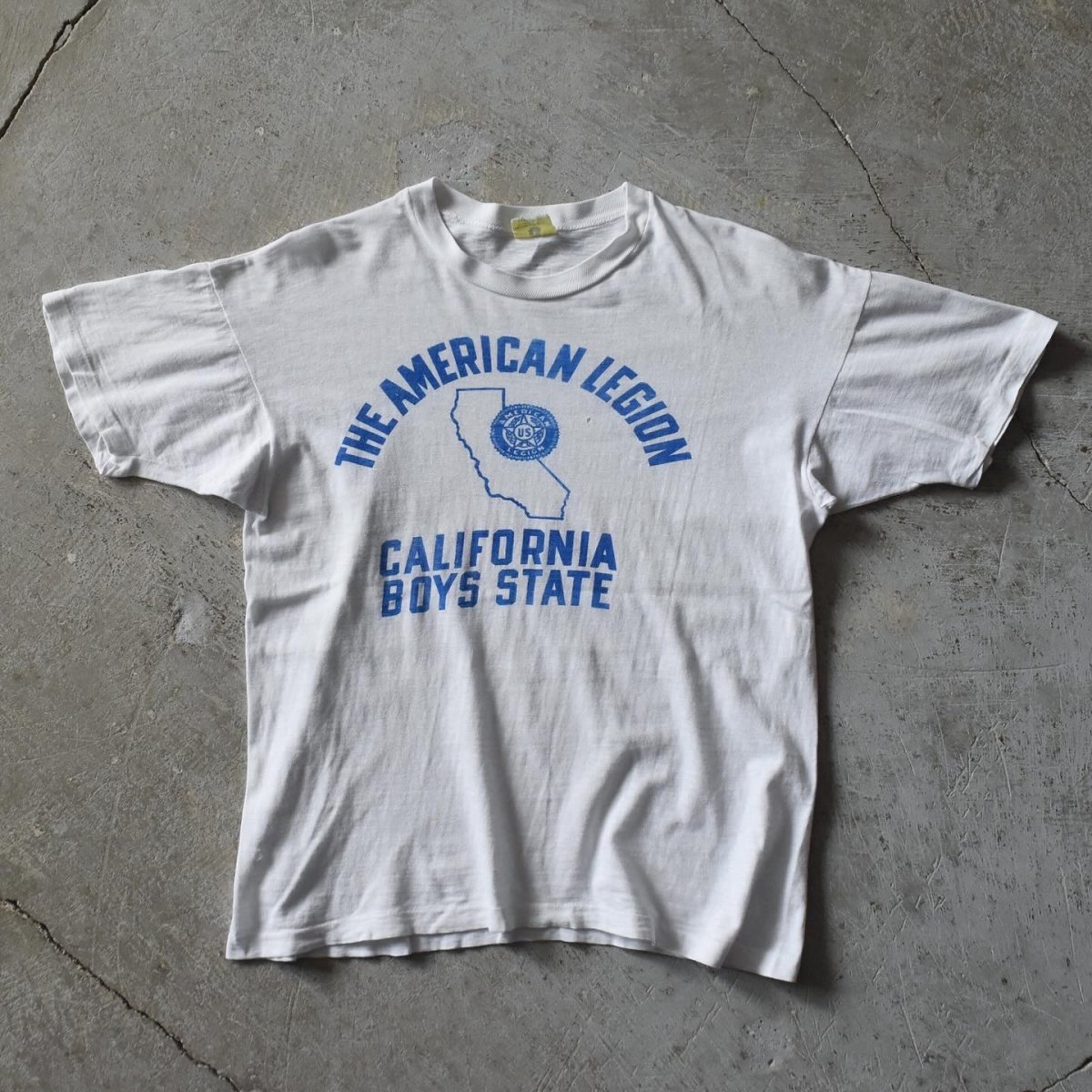 画像1: 1950s AMERICAN LEGION 染込みプリントTシャツ　 "MADE IN USA"　 表記L  (1)