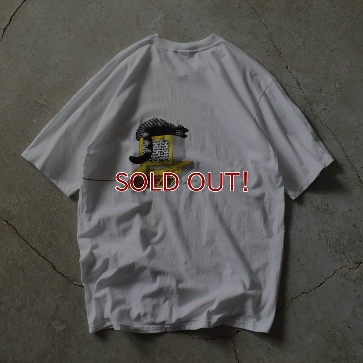 画像2: 1990s CRAZY SHIRTS クリバンキャットTシャツ　 "MADE IN USA"　 表記XL  (2)