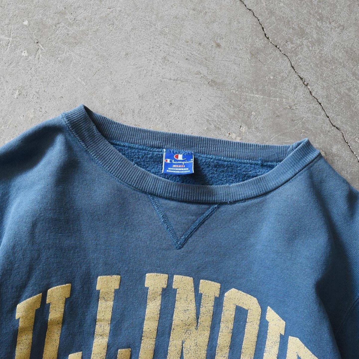 画像4: 1990s Champion 前Vカレッジスウェット　 "MADE IN USA"　 表記L  (4)