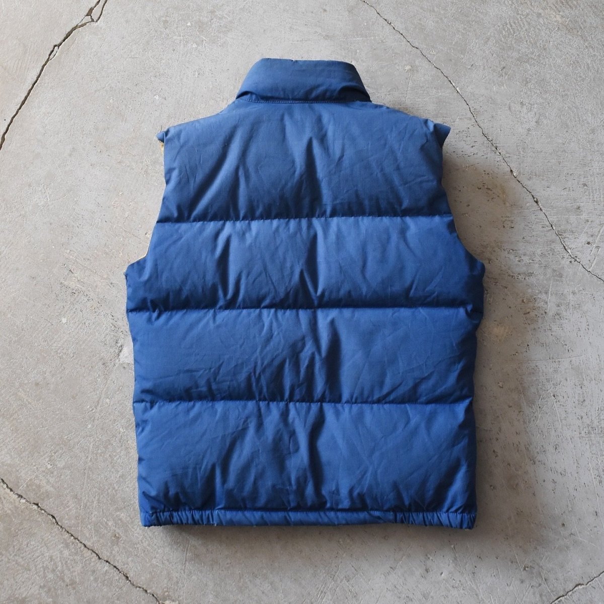 画像2: 1970s THE NORTH FACE ダウンベスト　 "MADE IN USA"　 表記M  (2)