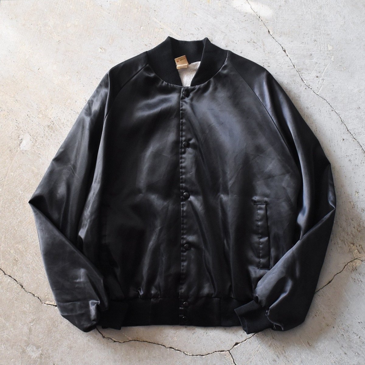 画像2: 1980-90s USMC ナイロンサテンジャケット　 "MADE IN USA"　 表記XL  (2)