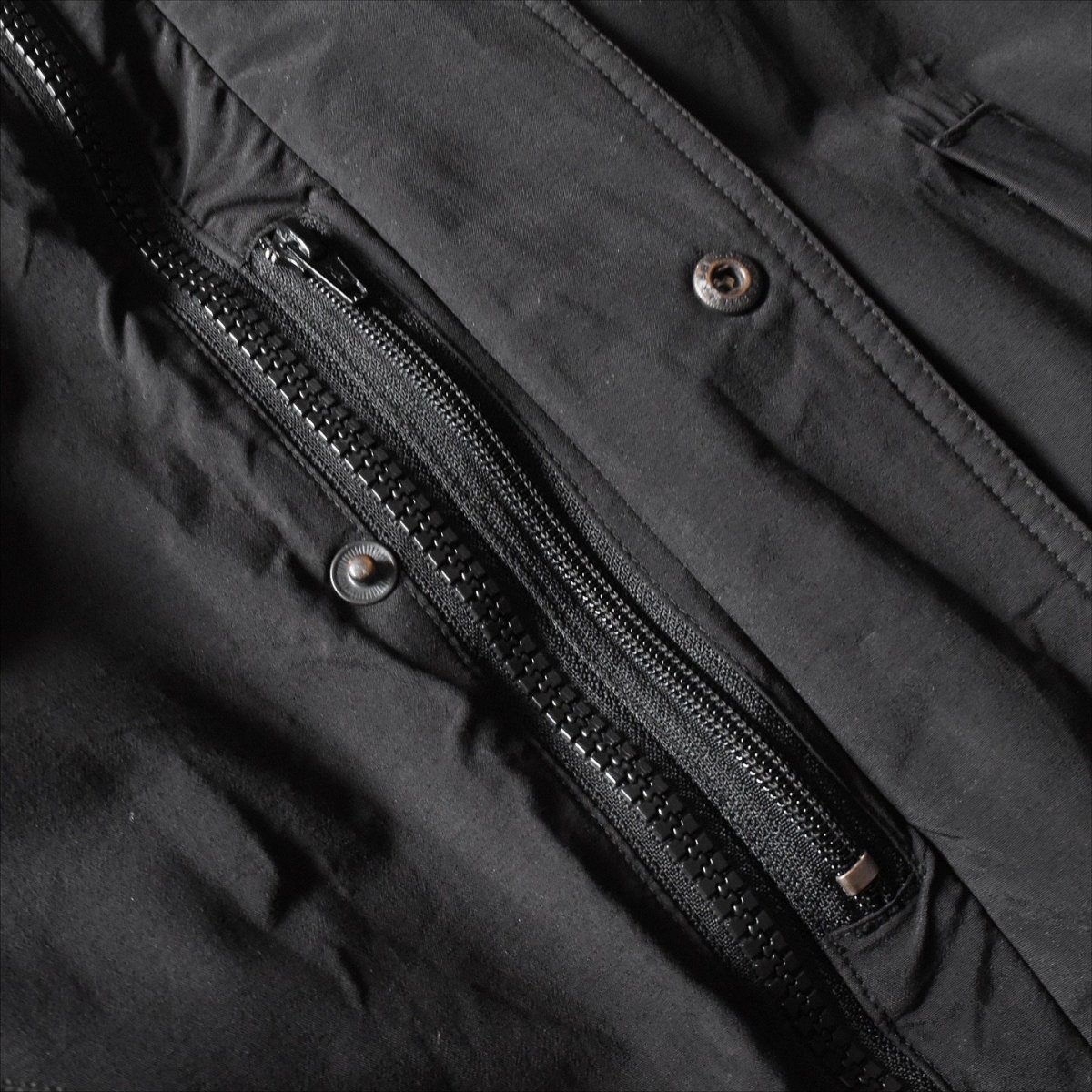 画像8: 1990s EDDIE BAUER ダウンジャケット　 "GORE-TEX"　 表記XL  (8)