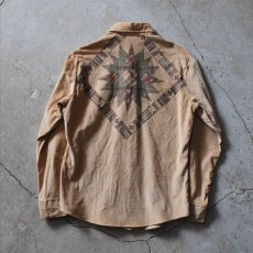画像2: 1970s KENNINGTON プリントコーデュロイシャツ　 表記L  (2)