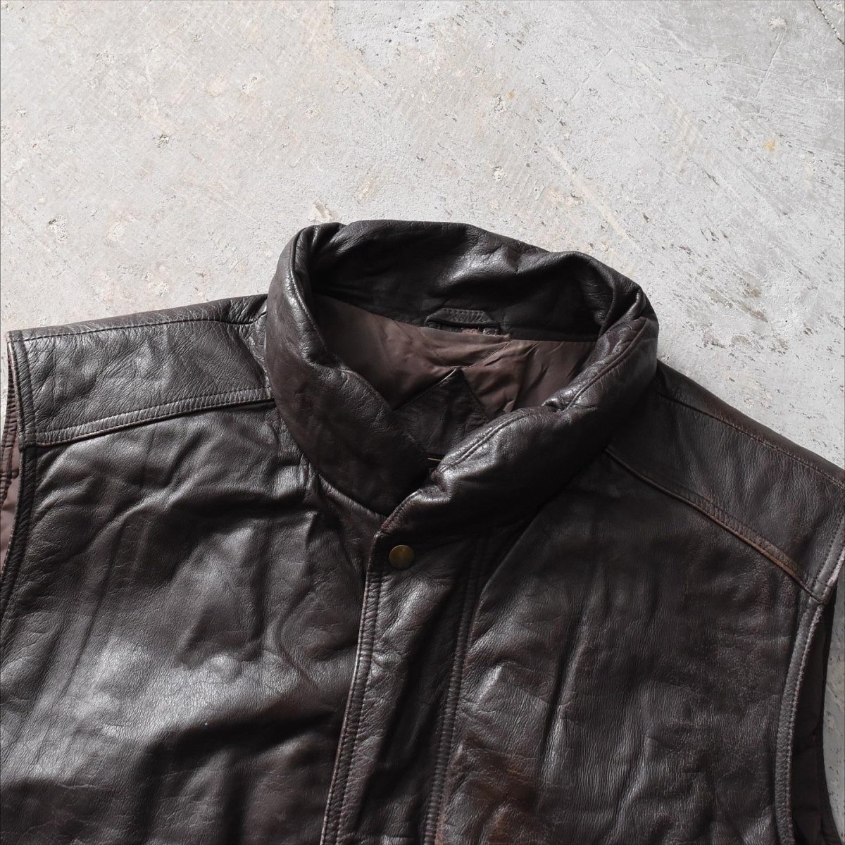 画像6: 1980-90s EDDIE BAUER レザーダウンベスト　 表記XL  (6)