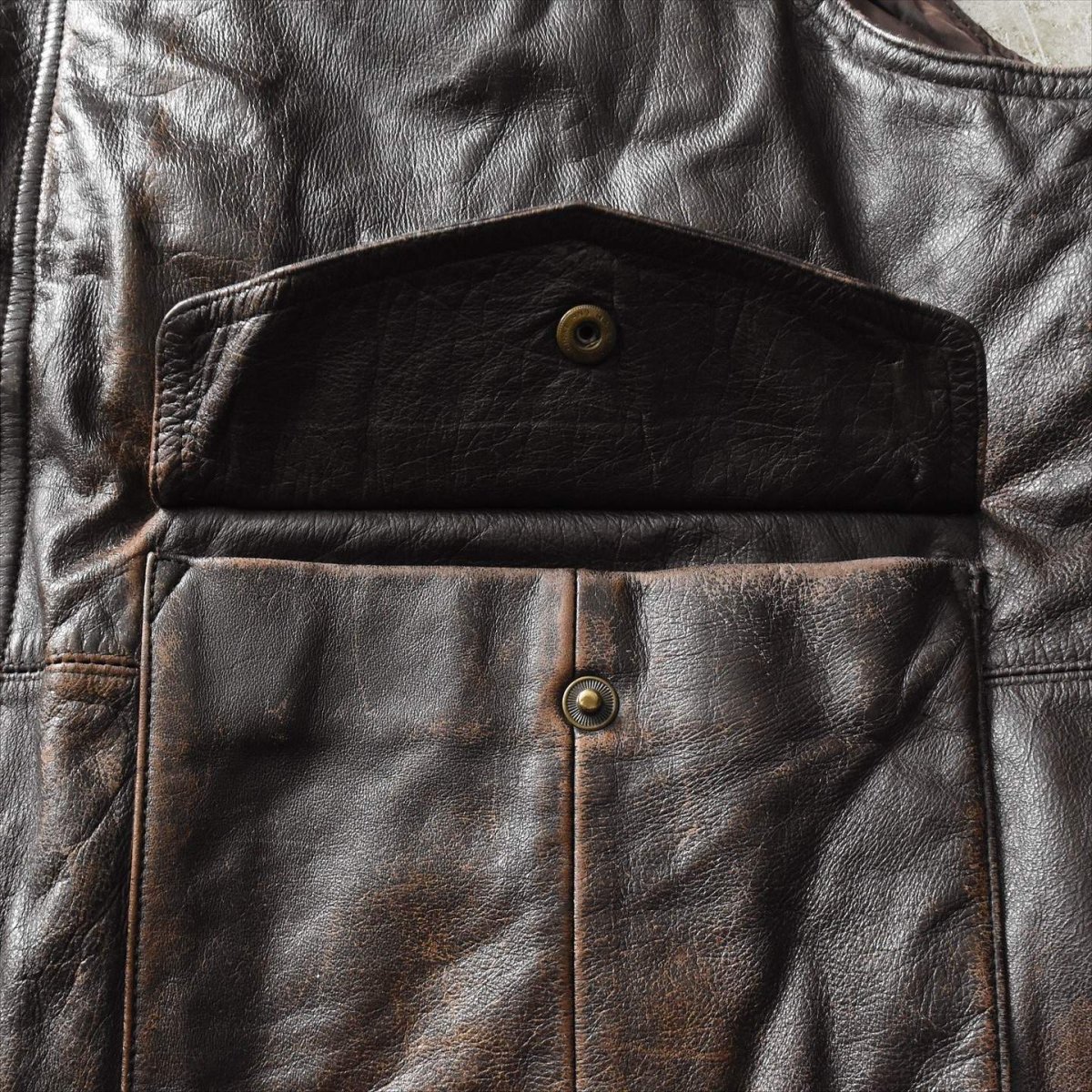 画像12: 1980-90s EDDIE BAUER レザーダウンベスト　 表記XL  (12)