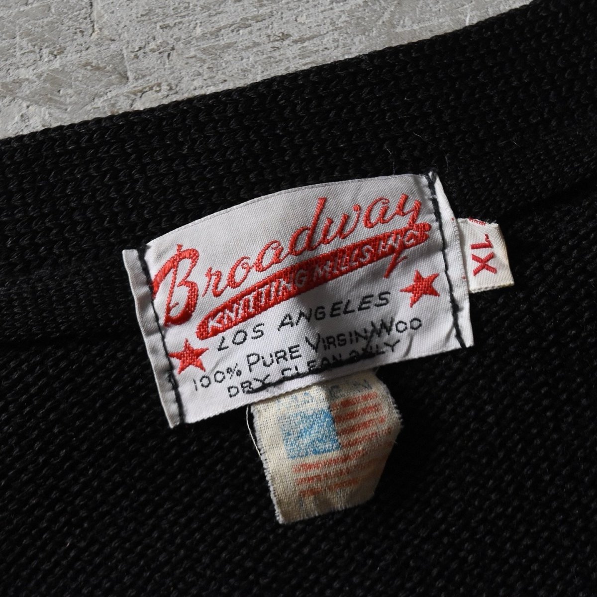 画像3: 1960s BROADWAY KNITING MILLS レタードカーディガン　 "MADE IN USA"　 表記XL  (3)
