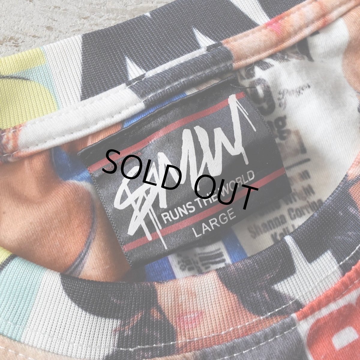 画像3: SMW RUNS THE WORLD エロ総柄Tシャツ　 表記L  (3)