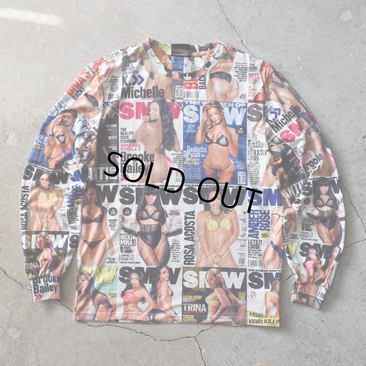 画像1: SMW RUNS THE WORLD エロ総柄Tシャツ　 表記L  (1)