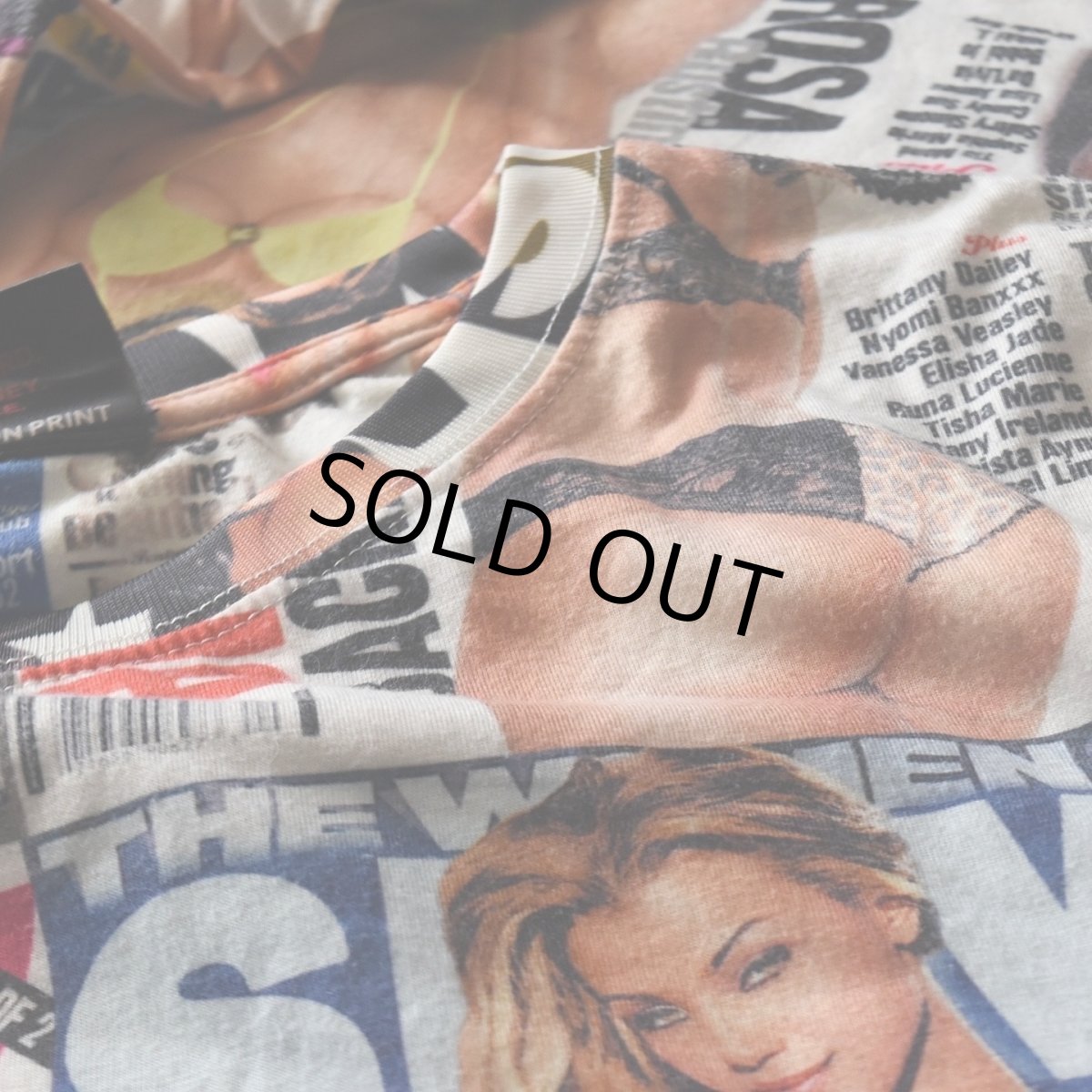 画像7: SMW RUNS THE WORLD エロ総柄Tシャツ　 表記L  (7)