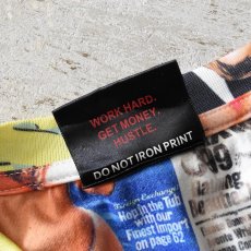 画像4: SMW RUNS THE WORLD エロ総柄Tシャツ　 表記L  (4)