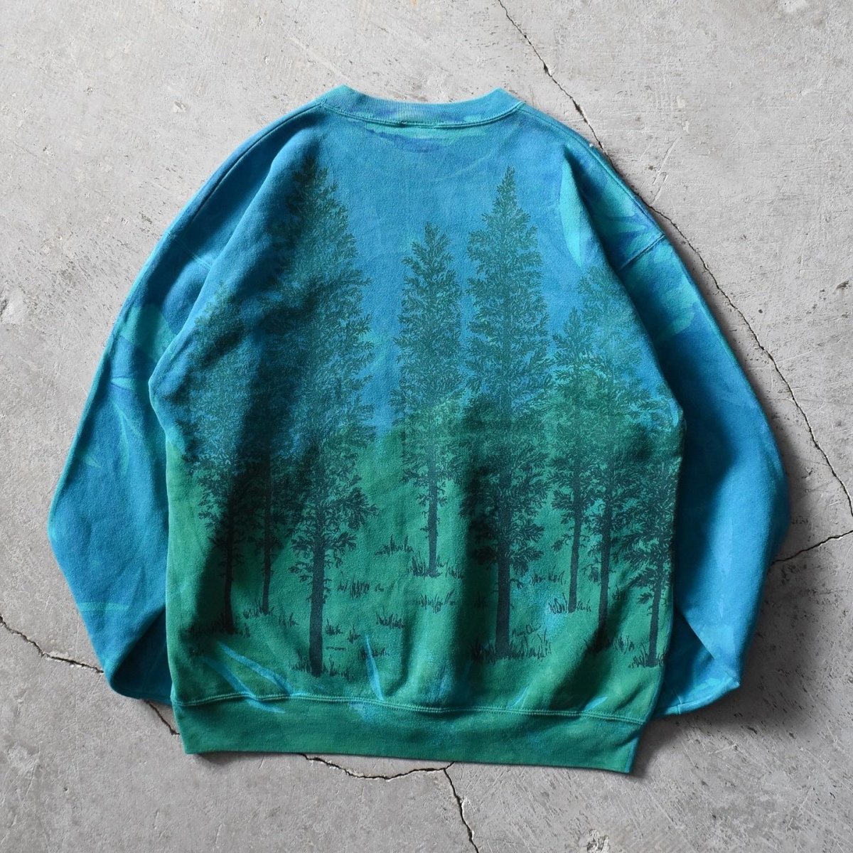 画像2: 1990s LOCAL COLOR 総柄アートスウェット　 "MADE IN USA"　 表記XL  (2)