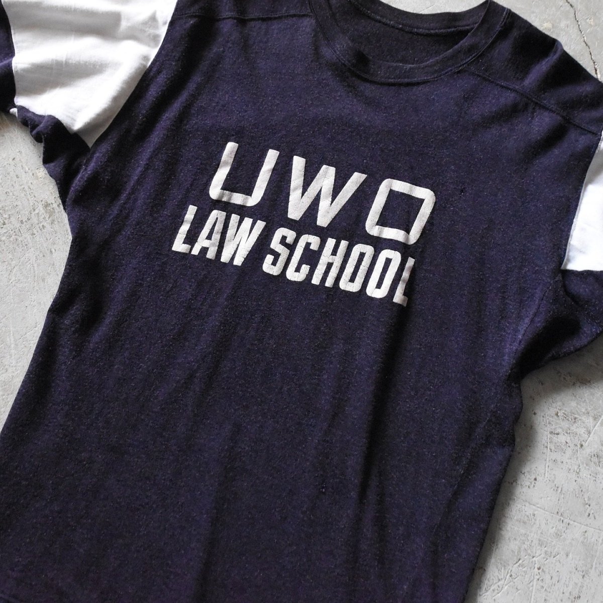 画像4: 1960s UWO LAW SCHOOL ナンバリングフットボールTシャツ　 実寸L  (4)