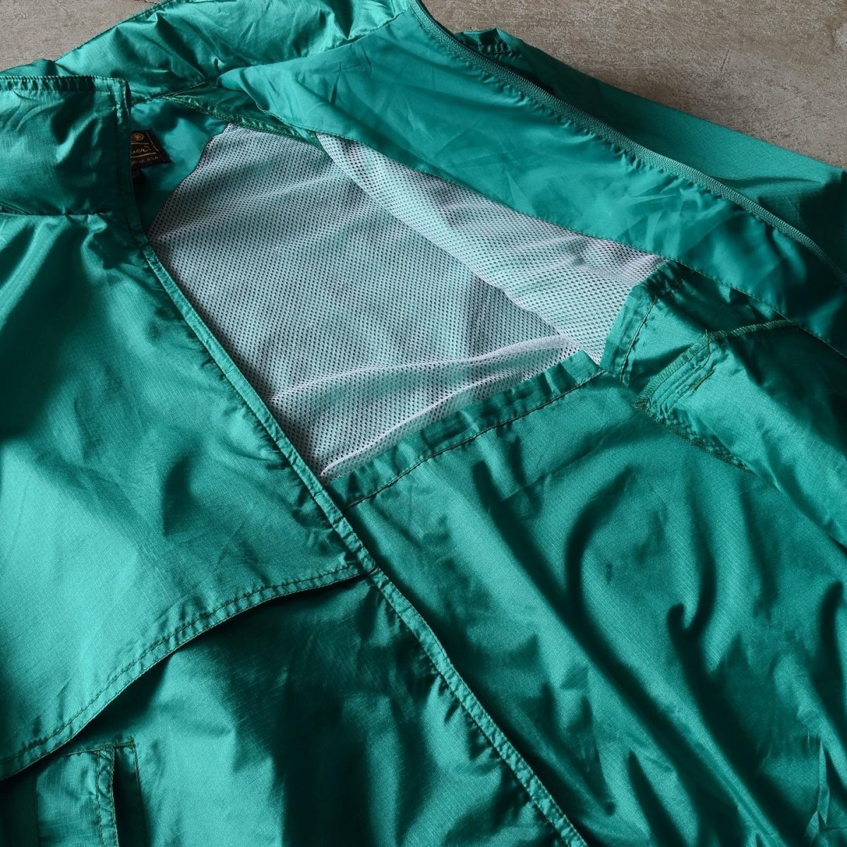 画像10: 1990s EDDIE BAUER ナイロンジャケット　 表記XL  (10)