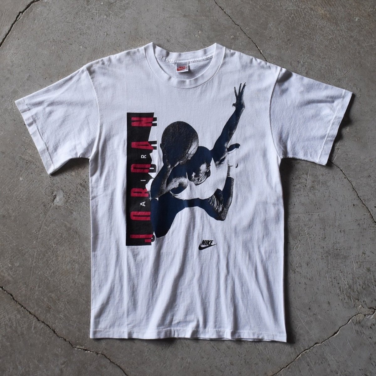 画像1: 1990s NIKE エアジョーダンTシャツ　 "MADE IN USA"　 表記L  (1)