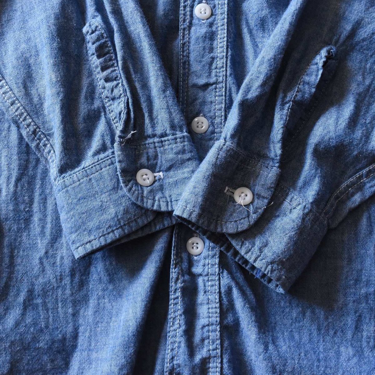 画像9: 1970s OSHKOSH 刺繍シャンブレーシャツ　 "MADE IN USA"　 表記15 REG  (9)