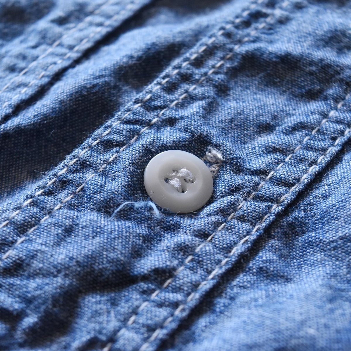 画像8: 1970s OSHKOSH 刺繍シャンブレーシャツ　 "MADE IN USA"　 表記15 REG  (8)