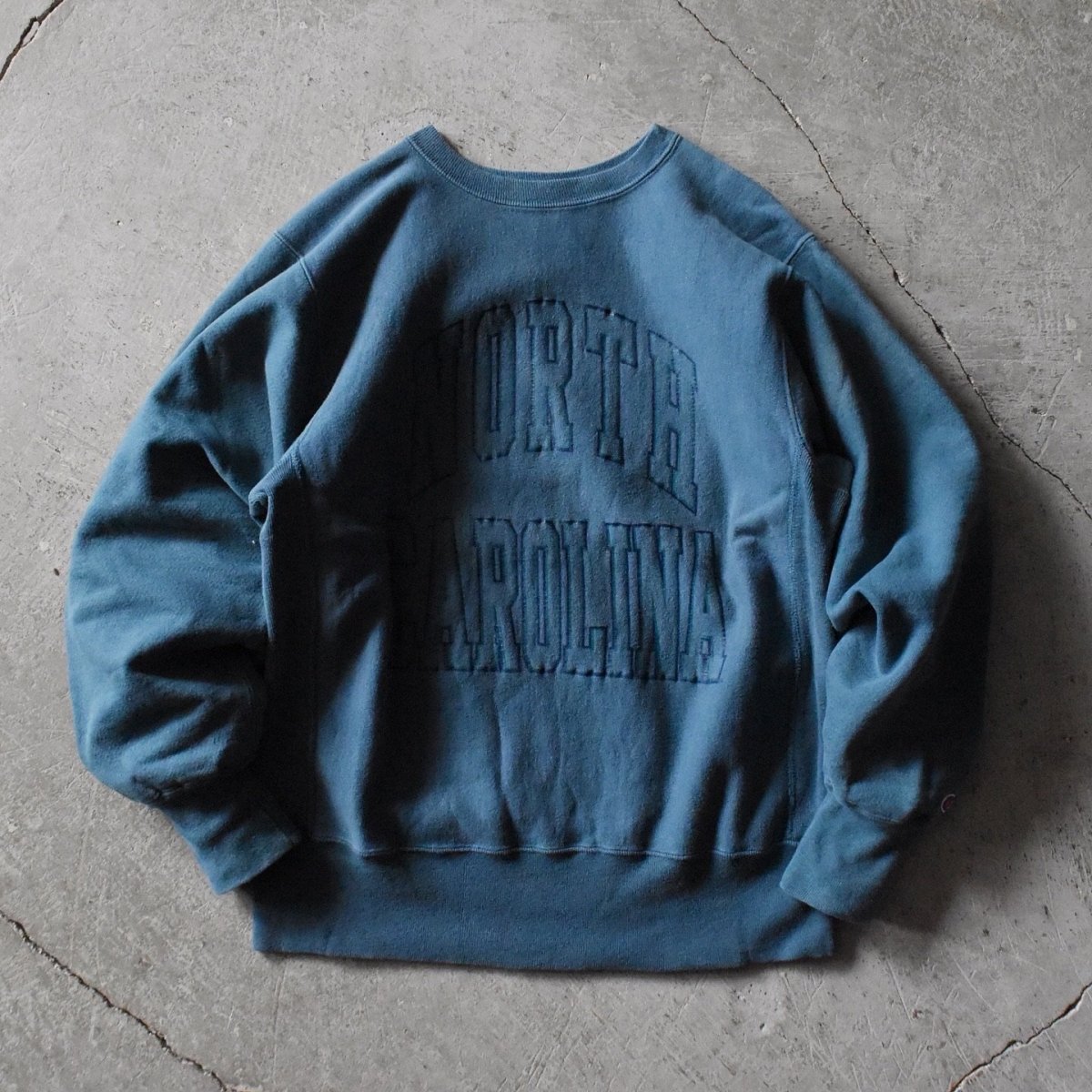 画像1: 1990s Champion リバースウィーブスウェット　 "UNIVERSITY OF NORTH CAROLINA"　 表記L  (1)