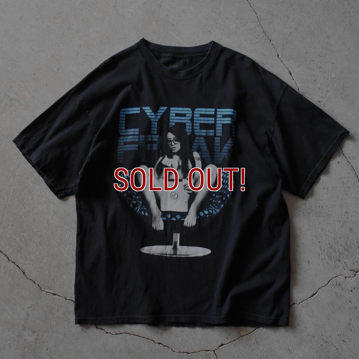 画像1: Tits "CYBER FREAK" エロTシャツ　 "MADE IN USA"　 表記XL  (1)